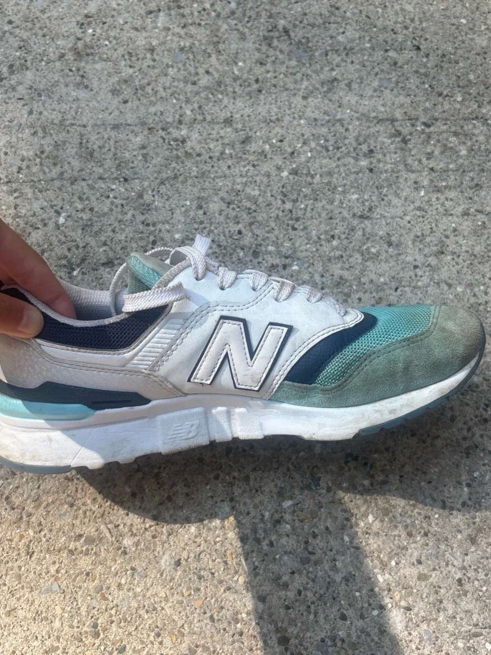 New Balance Women’s 997H Sneakers Size 7
